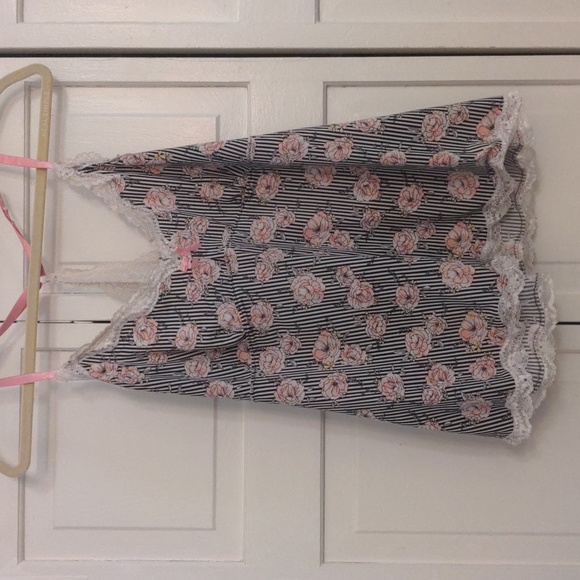 // DONATED 💙 2/$7 Marilyn Monroe cami short stripped pajama set size L - Picture 2 of 12